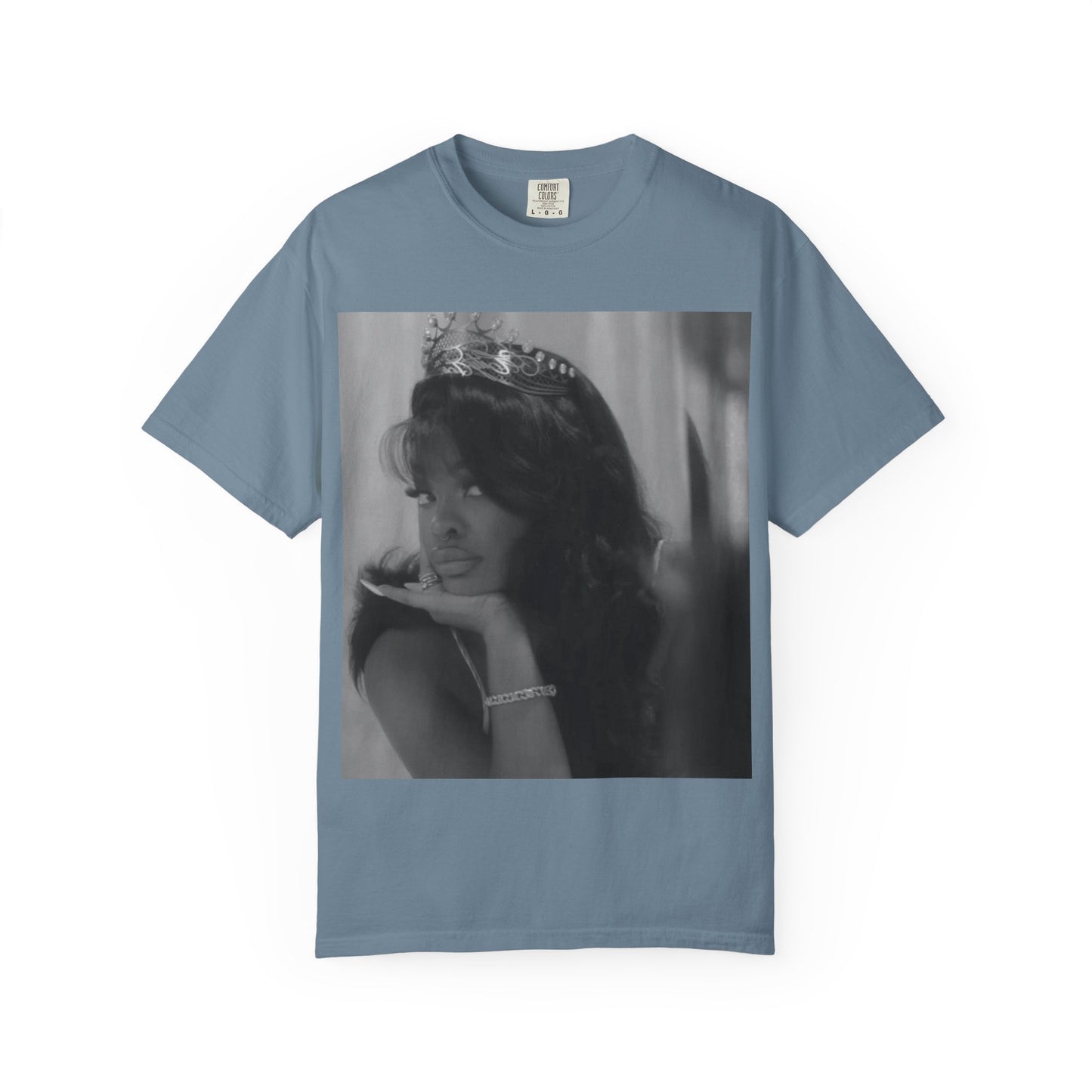 Vintage-Inspired T-Shirt with Iconic Design, Perfect for Fashion Lovers, Casual Wear, Gifts, Celebrations, Everyday Style