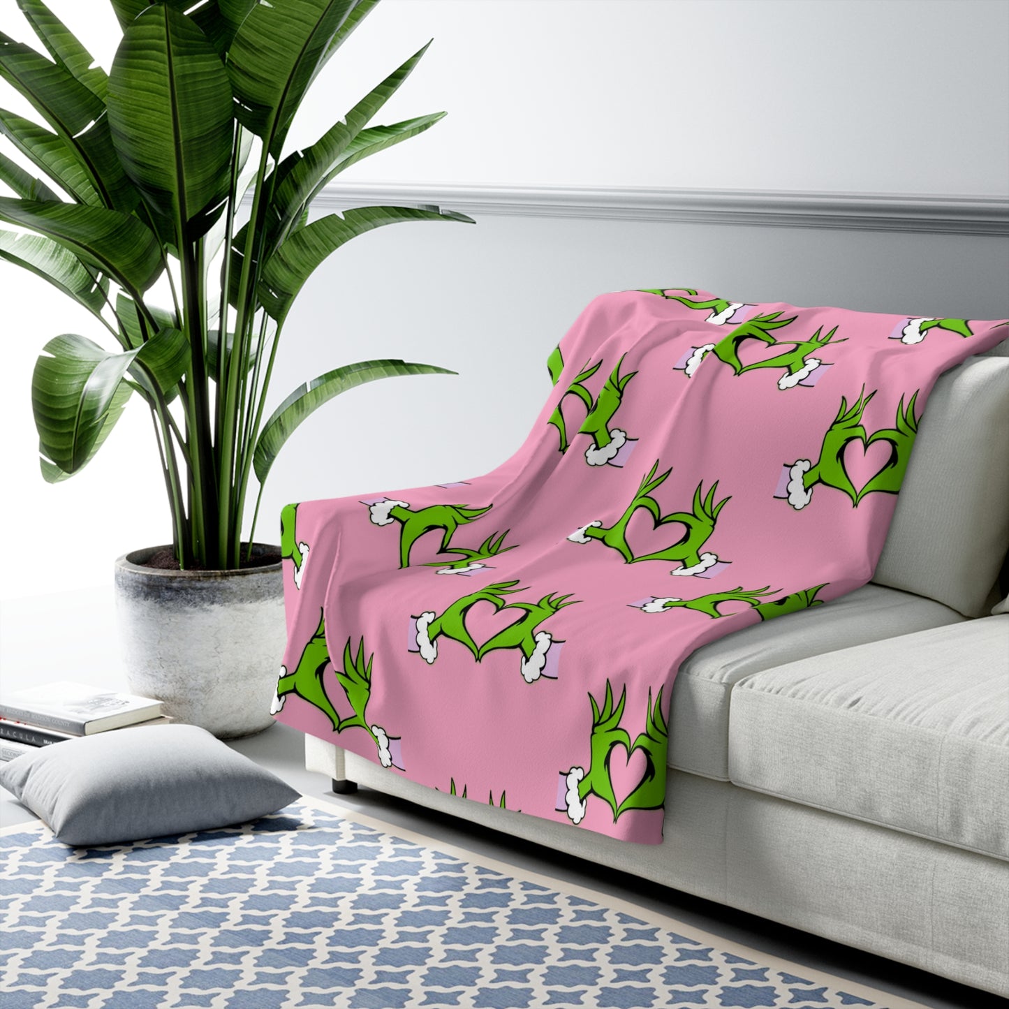 Grinch Love Sherpa Fleece Blanket – Cozy Pink Heart Design